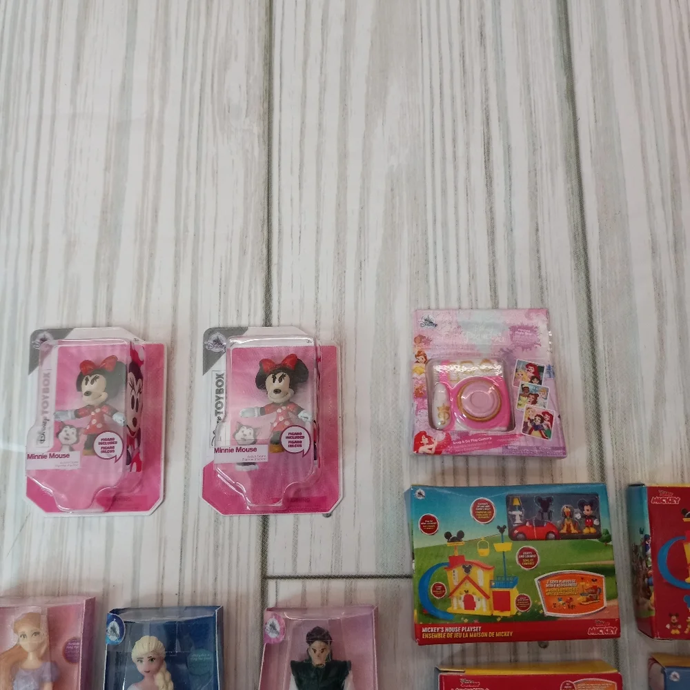 Zuru Mini Brands Disney, Star Wars & Marvel Lot Bundle